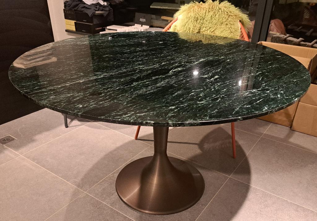 Marmeren design tafel met tulpvormige poot, Huis en Inrichting, Tafels | Eettafels, Ophalen, Overige materialen, Modern design