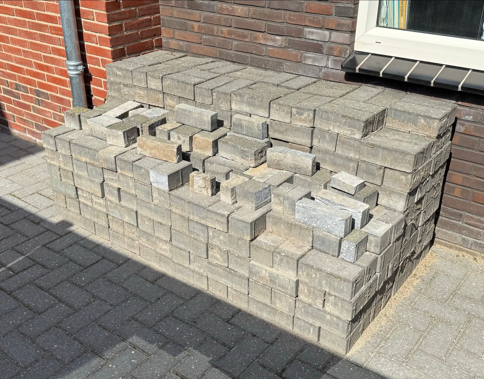 Gebruikte betonklinkers voor oprit of terras, Tuin en Terras, Tegels en Klinkers, Ophalen, Gebruikt, Klinkers, 10 m² of meer