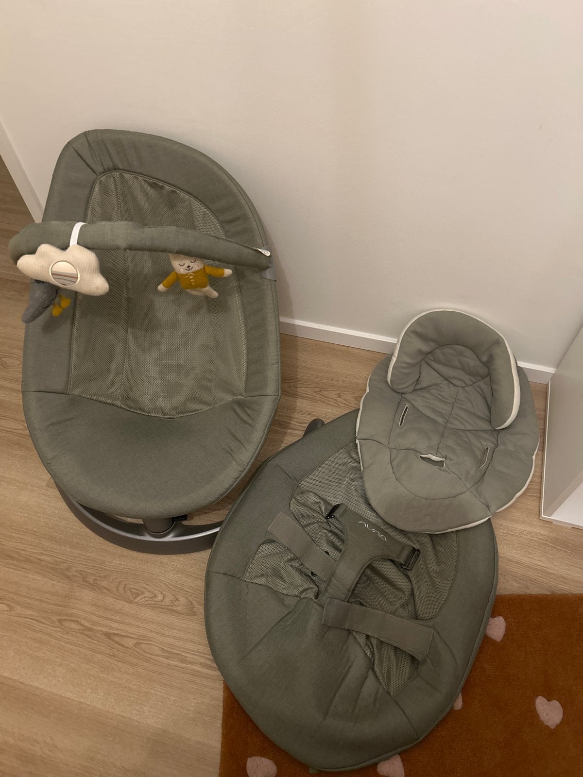 Nuna Leaf Schommelstoel met speelboog en verkleiner, Kinderen en Baby's, Ophalen, Gebruikt