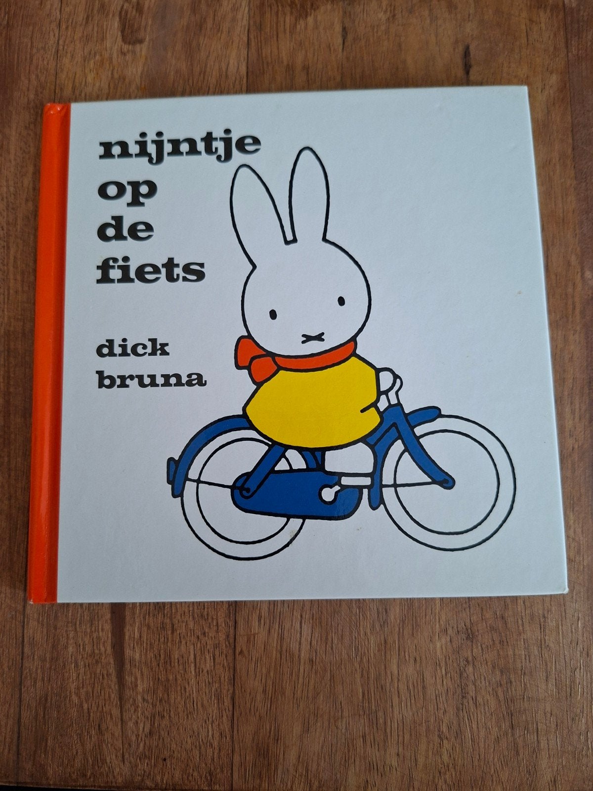 Nijntje op de fiets - Dick Bruna, Ophalen of Verzenden, Gelezen, Dick Bruna