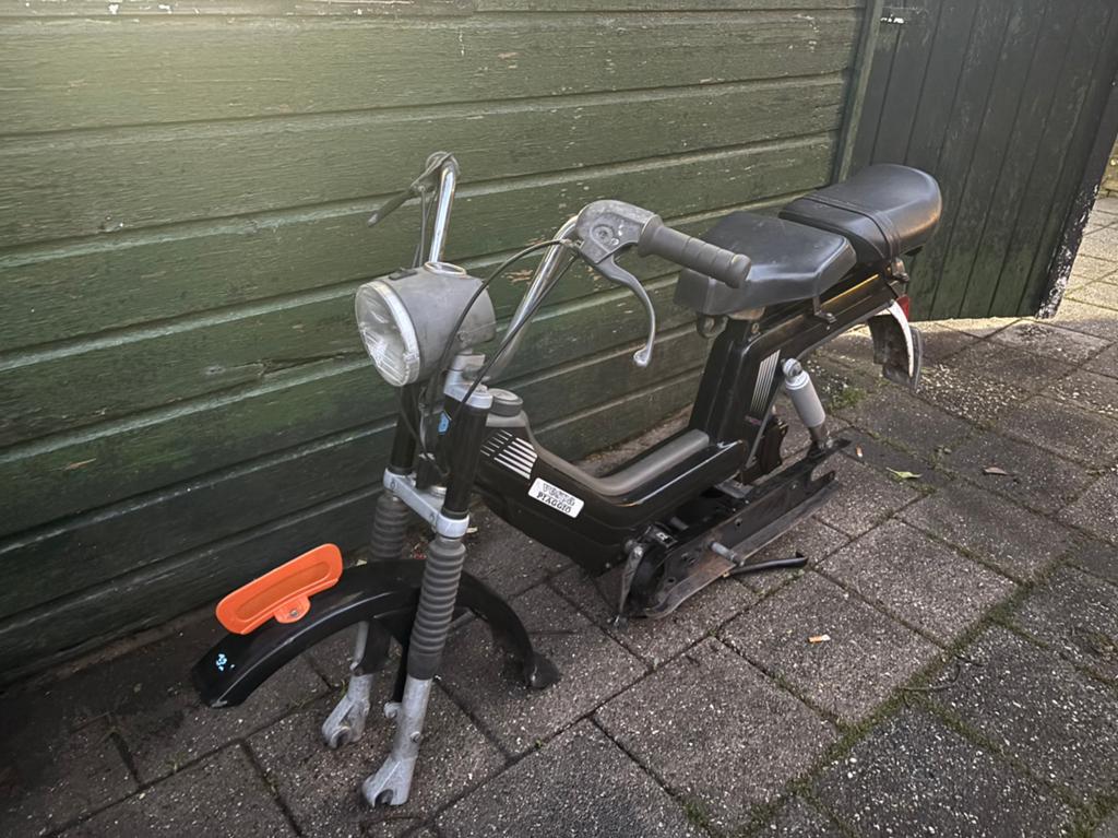 Vespa si frame met kenteken, Ophalen, Zo goed als nieuw
