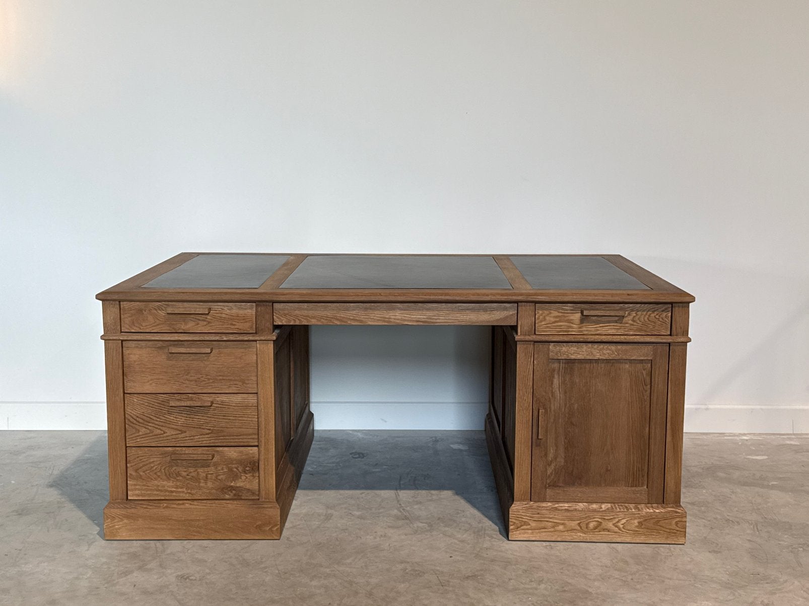 Klassiek Engels bureau (partnerdesk) #698, Huis en Inrichting, Overige typen, Hout, 180 cm, Bruin