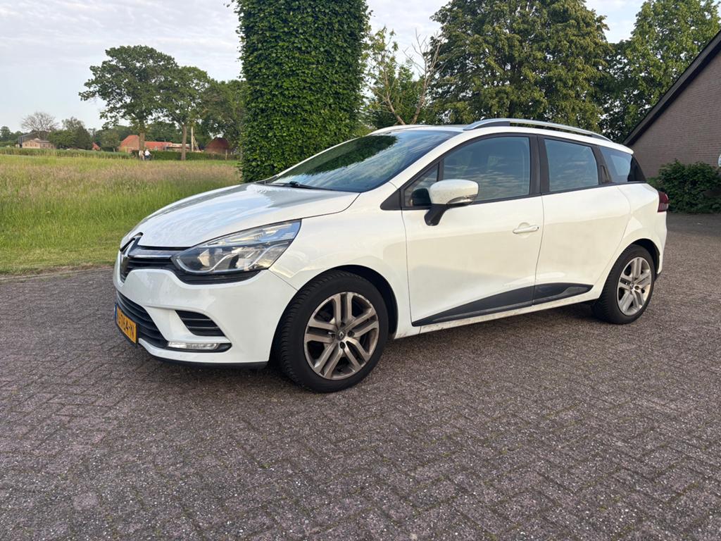 Renault Clio 0.9 TCE 90 Estate 2017 airco cruise navigatie, Auto's, Renault, Voorwielaandrijving, 898 cc, Zwart, 580 kg