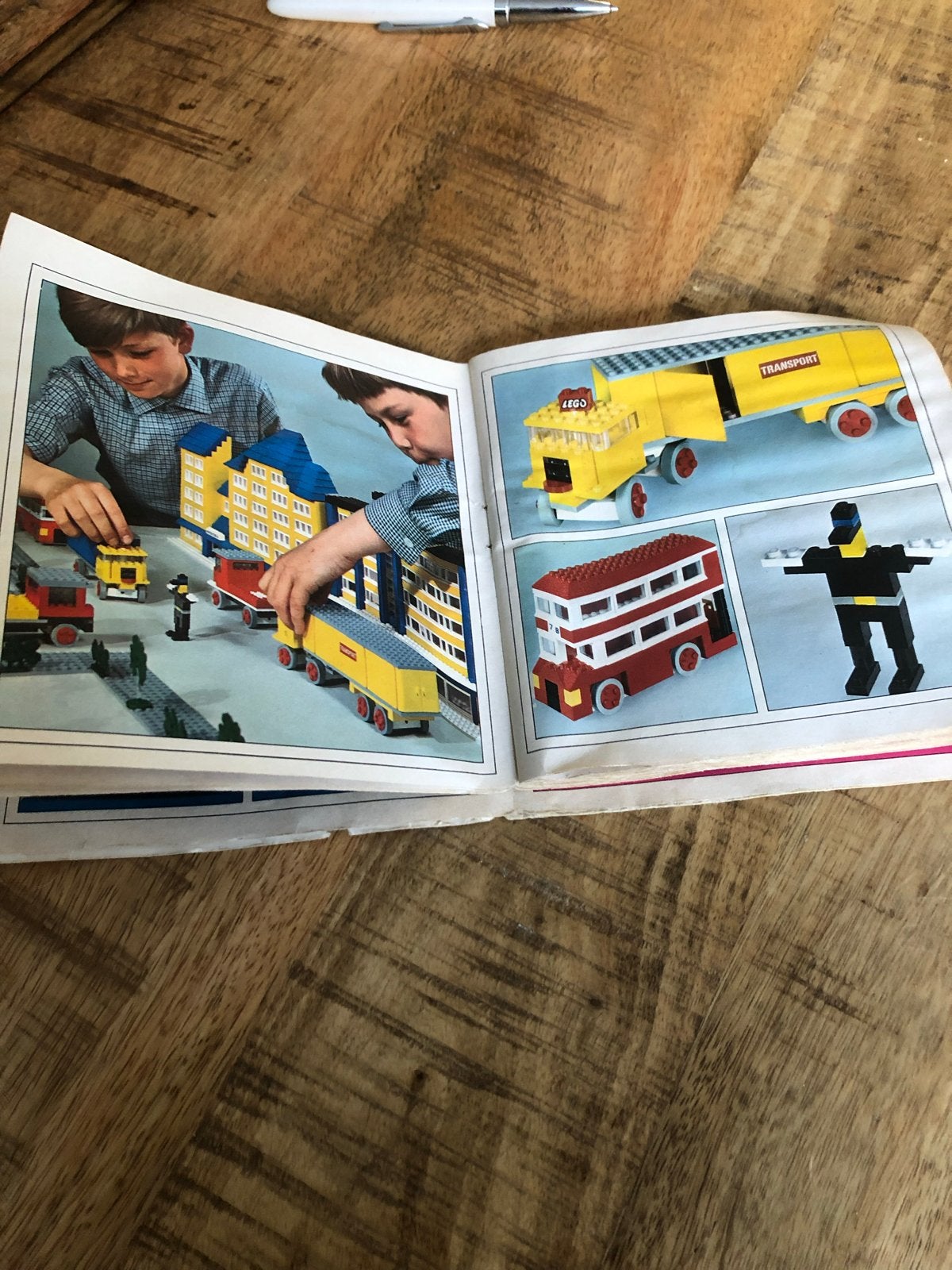 Vintage LEGO stenen en boekje in koffer, Kinderen en Baby's, Gebruikt, Lego, Ophalen of Verzenden, Losse stenen