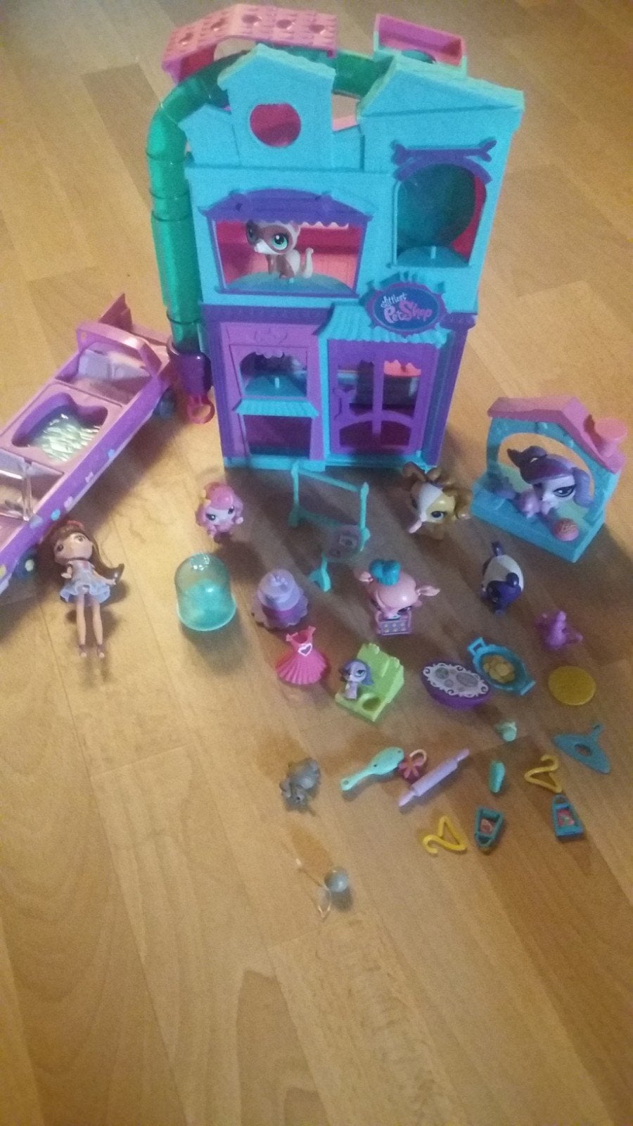 Littlest petshop huis, auto, poppetjes en accessoires, Ophalen of Verzenden, Zo goed als nieuw, Jongen of Meisje