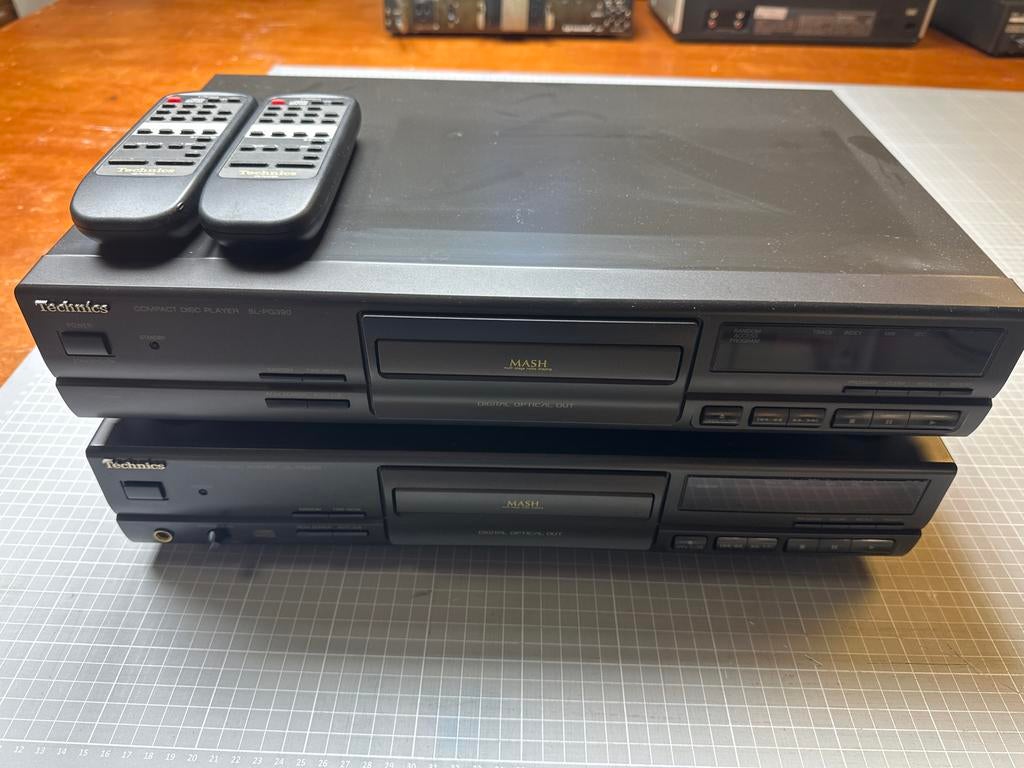 2 stuks Technics SL-PG390 CD-speler met afstandsbediening, Ophalen of Verzenden, Gebruikt, Technics