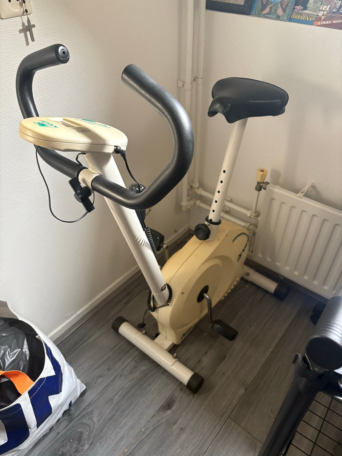 Oude hometrainer - Ideaal voor thuisworkouts, Gebruikt, Ophalen of Verzenden, Metaal, Benen