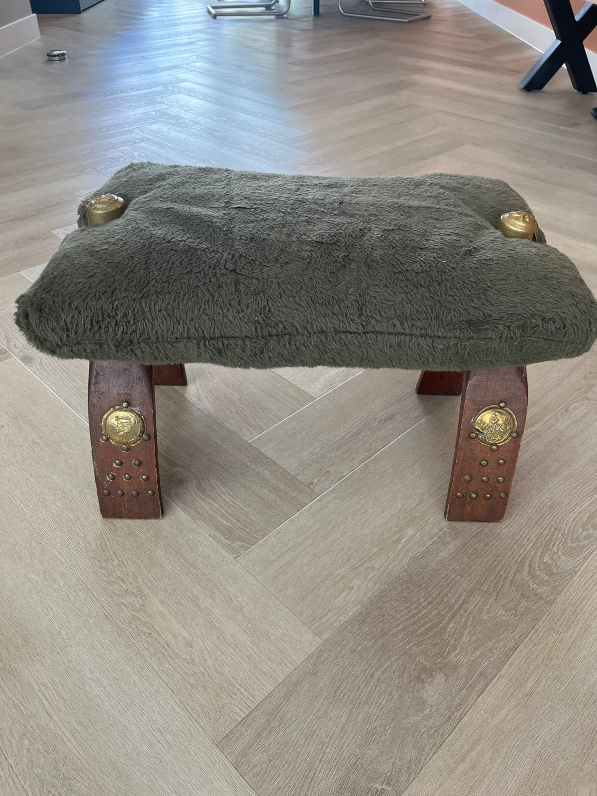 Vintage Marokkaanse kruk met groen pluizig kussen, Ophalen