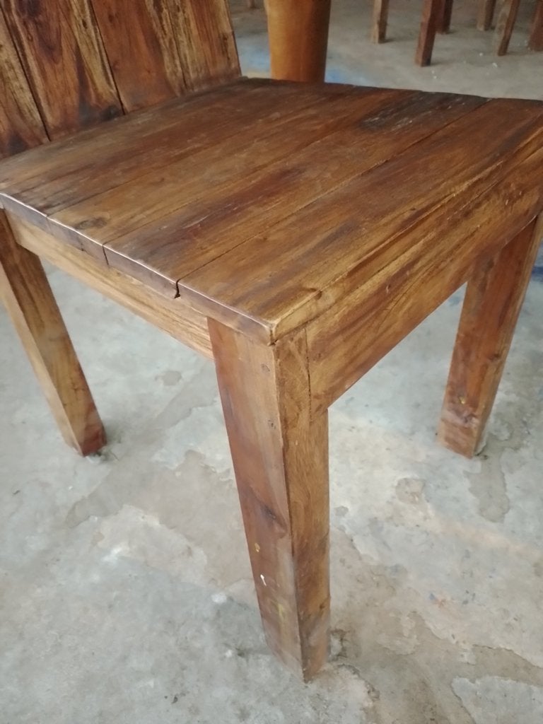 4 houten stoelen indonesie, Huis en Inrichting, Gebruikt, Bruin, Ophalen of Verzenden, Vier