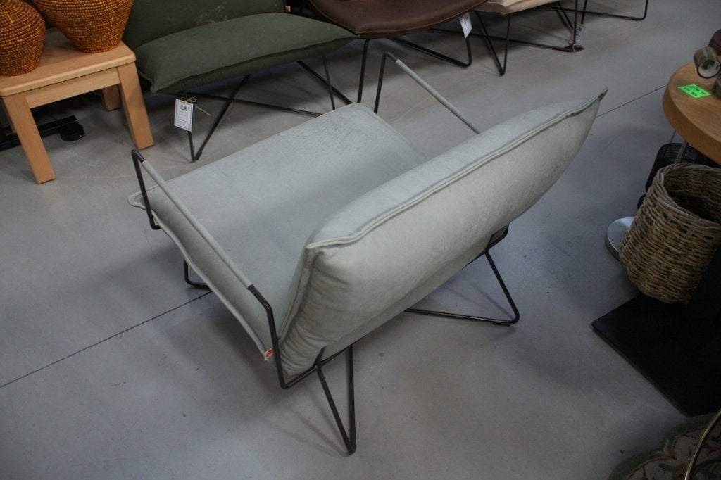 Fauteuil EARL Jess Design metaal leer Aurula lichtblauw, Ophalen, 75 tot 100 cm, Zo goed als nieuw, 75 tot 100 cm