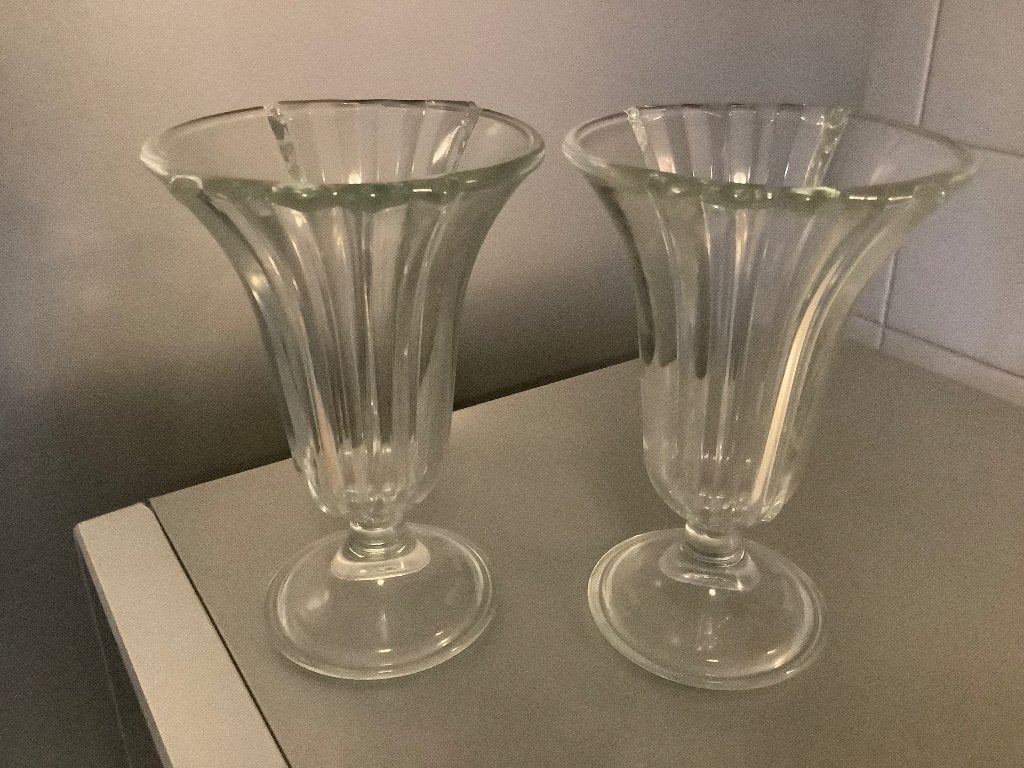2 Glazen IJscoupes, Huis en Inrichting, Glas of Glazen, Gebruikt, Vintage, Ophalen of Verzenden