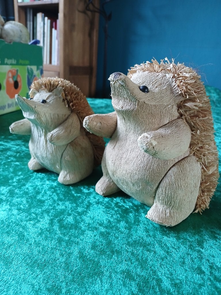 Twee egels, Beige, Ophalen of Verzenden, Natuurlijk materiaal, Landelijk