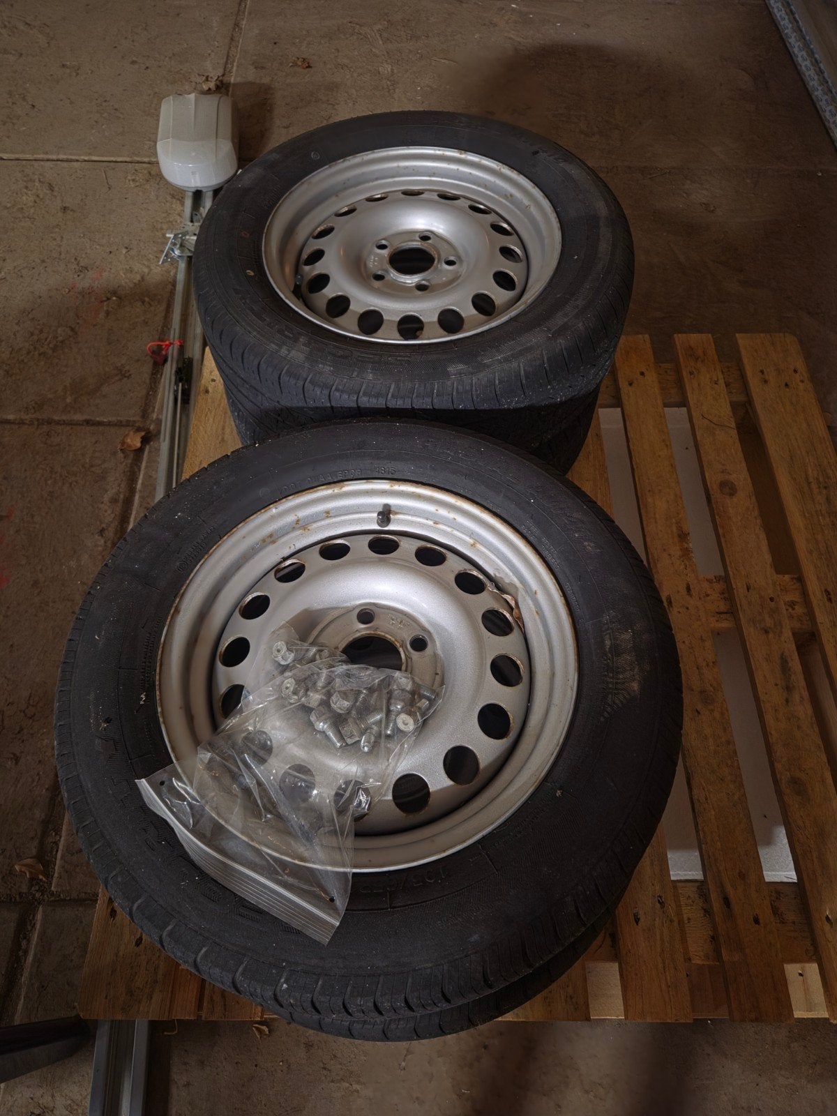 Gebruikte 15 inch banden en velgen (trailer/caravan gebruik), Auto-onderdelen, Banden en Velgen, Gebruikt, 15 inch, Banden en Velgen