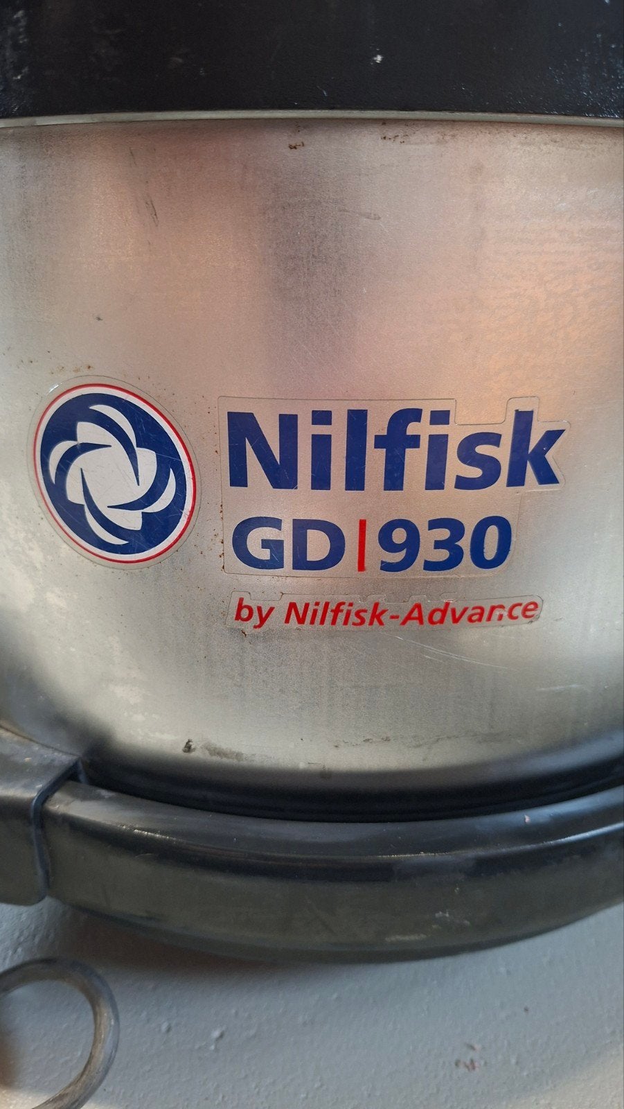 Nilfisk GD 930 krachtpatser stofzuiger met 15m snoer, Stofzak, Gebruikt, Ophalen of Verzenden, Industriële stofzuiger