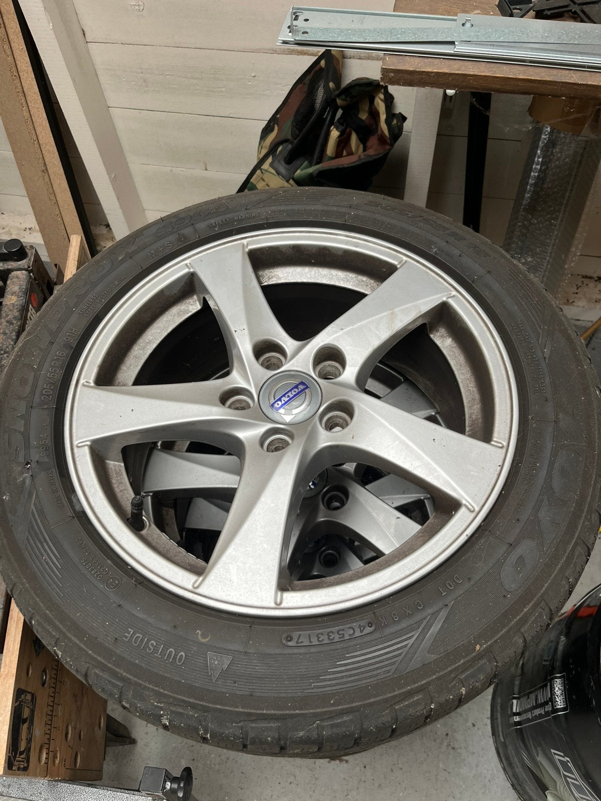 Volvo velgen met winterbanden, Auto-onderdelen, Ophalen, 16 inch, 205 mm, Winterbanden