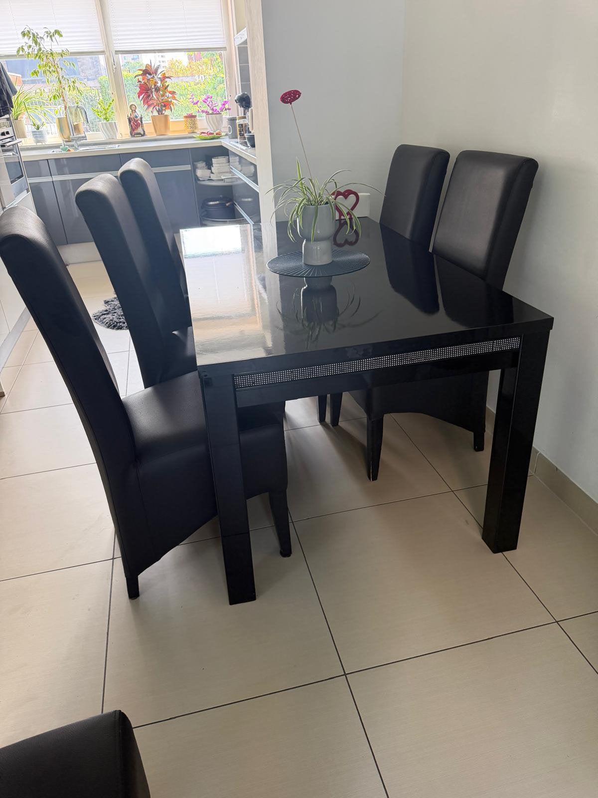 Eettafel met 6 stoelen, in goede staat., Ophalen, 200 cm of meer, 50 tot 100 cm, Zo goed als nieuw