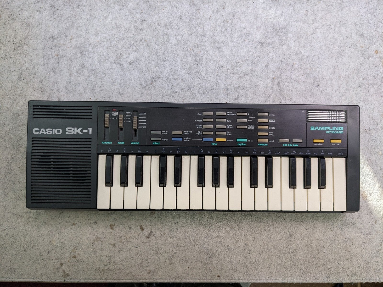 Casio SK-1, Muziek en Instrumenten, Midi-apparatuur, Ophalen of Verzenden, Gebruikt