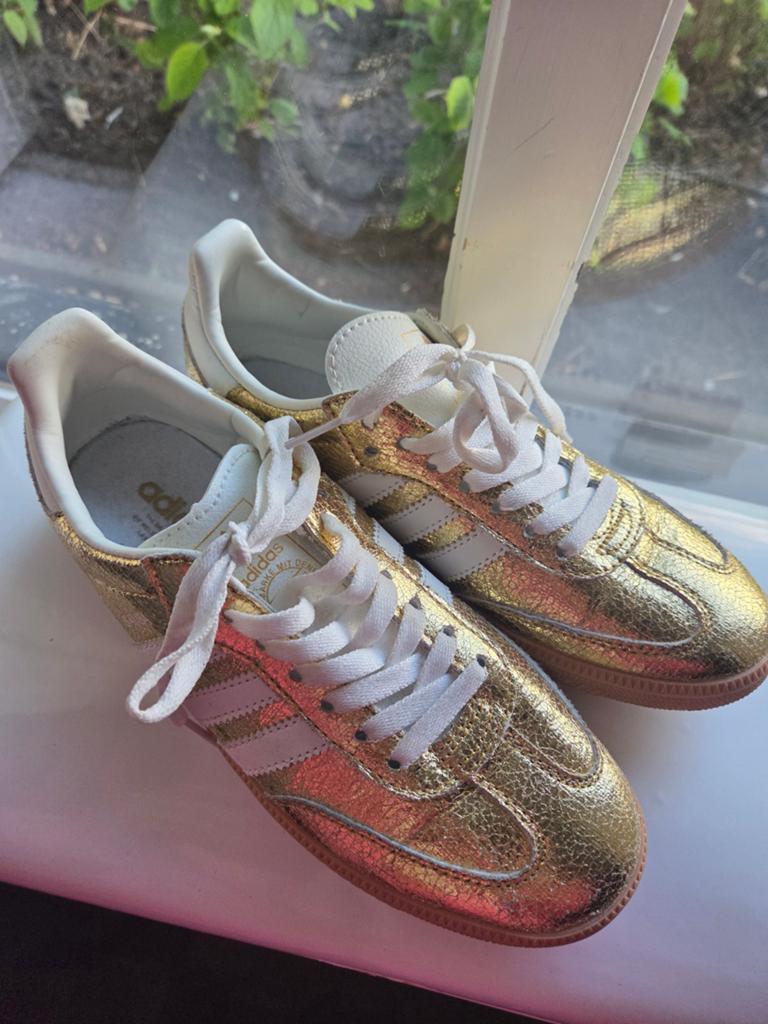 Adidas sneakers goud, maat 39 - Zo goed als nieuw!, Kleding | Dames, Schoenen, Ophalen of Verzenden, Zo goed als nieuw, Overige kleuren