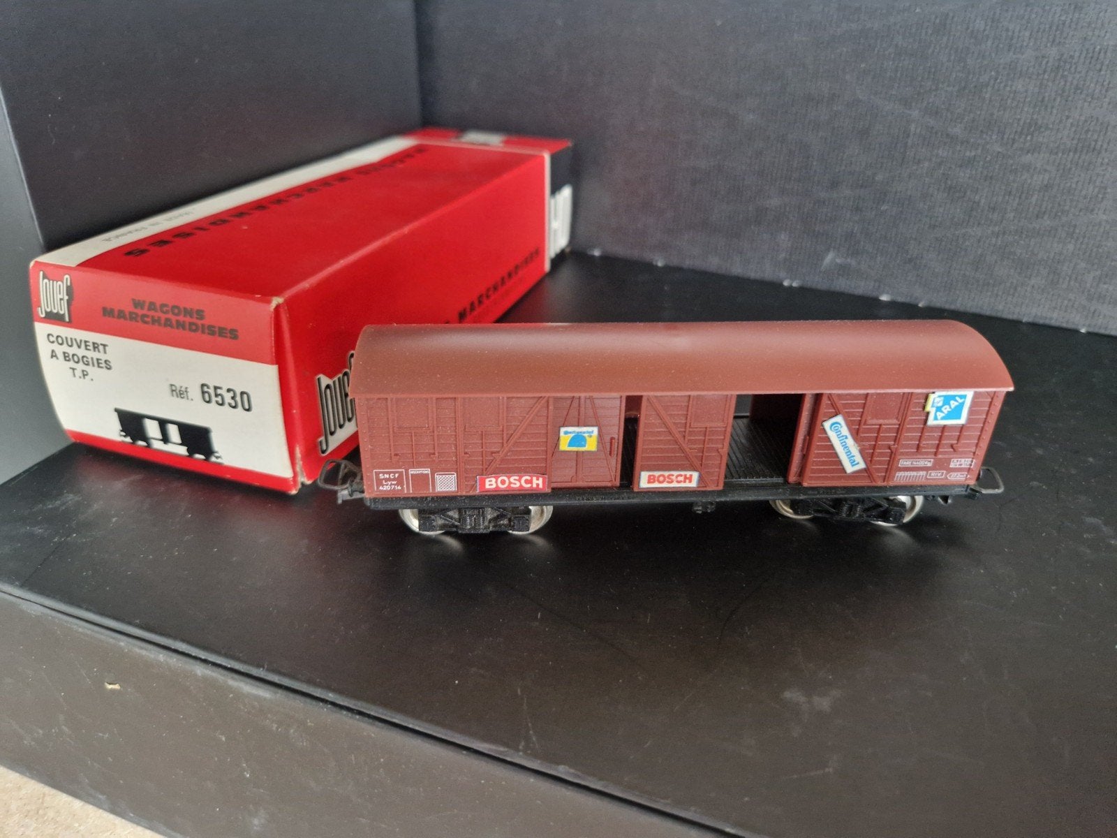 Jouef 6530 Goederenwagon met Bosch en Aral opdruk, Hobby en Vrije tijd, Gelijkstroom, Jouef, Wagon, Ophalen of Verzenden