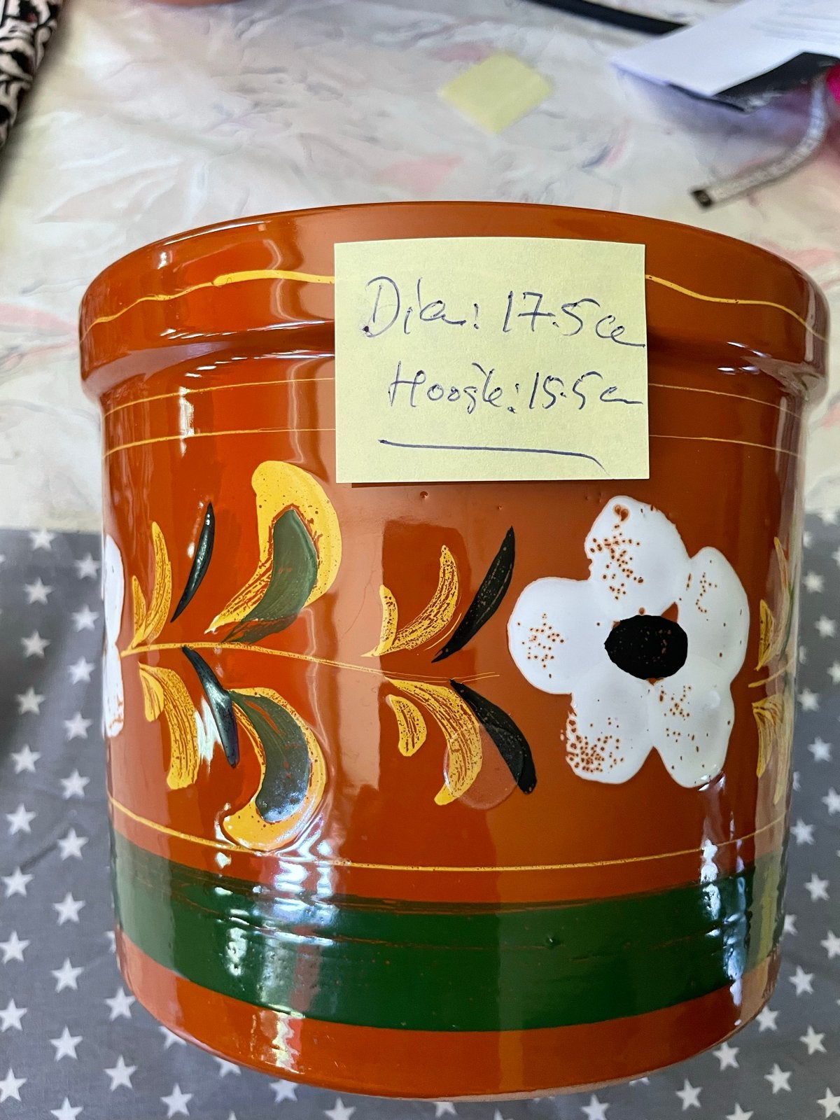 Decoratieve terracotta pot met bloemmotief, Antiek en Kunst, Ophalen of Verzenden