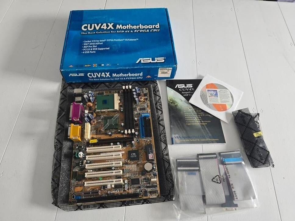 ASUS CUV4X Moederbord met Intel Pentium III SL52R CPU, Ophalen of Verzenden