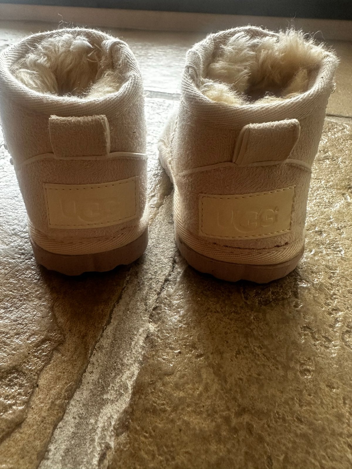 Nieuwe Baby UGG Laarzen - Maat 23, Kinderen en Baby's, Ophalen of Verzenden, Nieuw, Jongen of Meisje, Laarzen