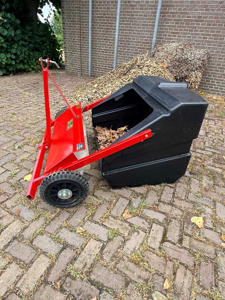 Gazon- en bladveger SCH - TS98, Tuin en Terras, Veegmachines, Ophalen, Zo goed als nieuw, Overige merken