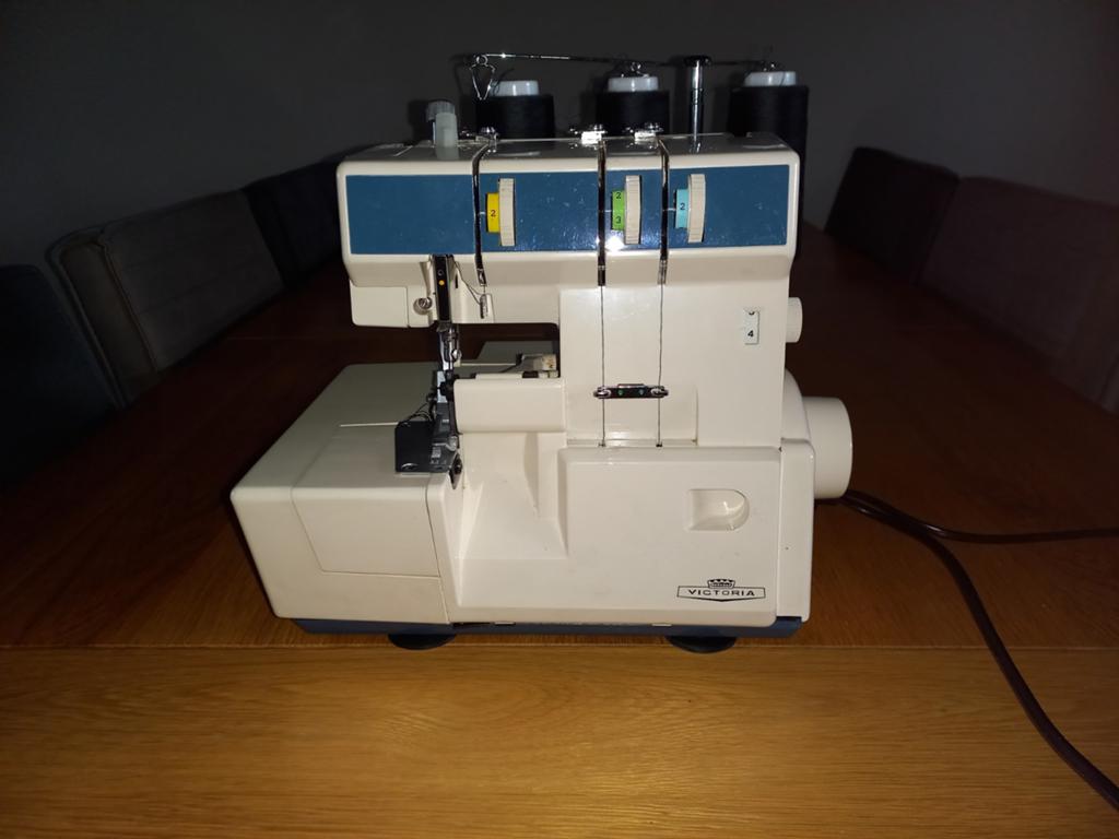 Victoria Overlock-naaimachine - Perfect voor al uw projecten, Ophalen, Gebruikt, Lockmachine, Overige merken
