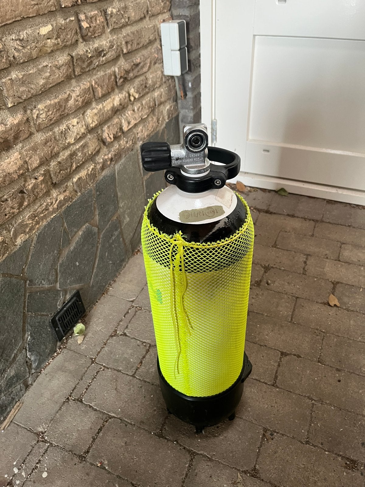 Duikfles 10L - 200 bar met kraan en voet, Ophalen, Gebruikt, Duikfles