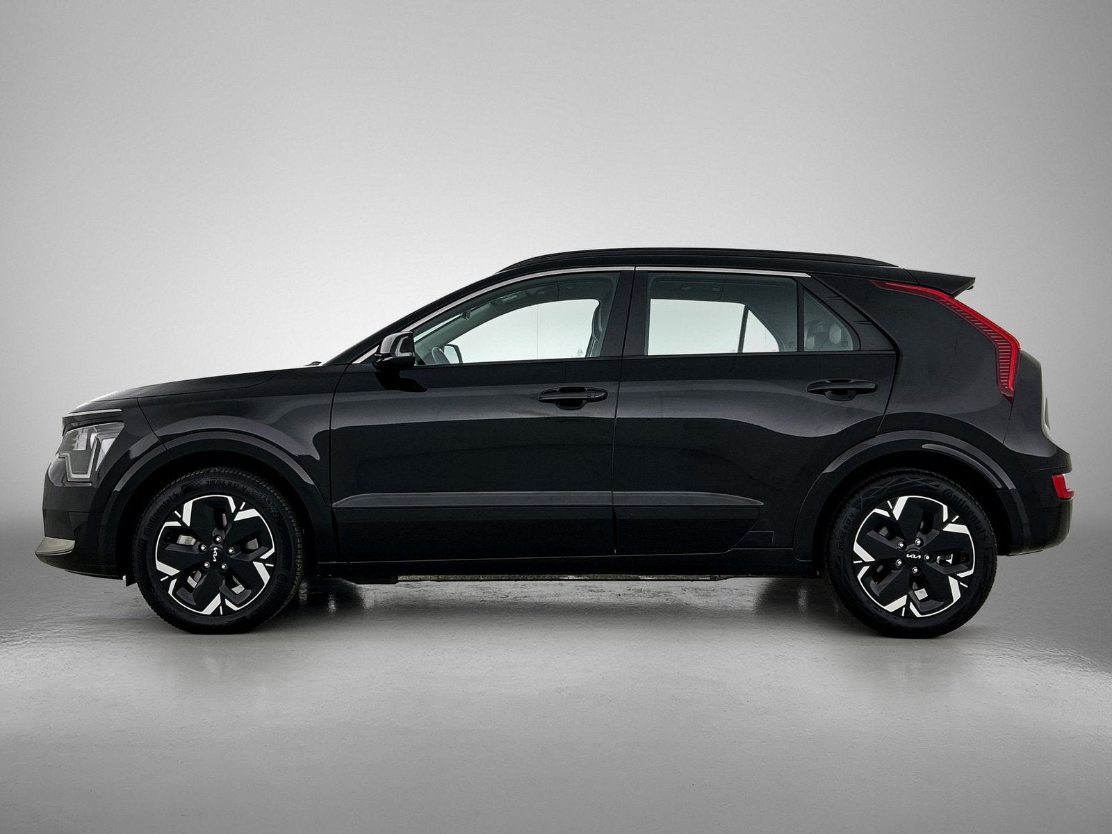 Kia Niro EV DynamicLine 64.8 kWh (bj 2024, automaat), 1657 kg, Leder en Stof, Zwart, Origineel Nederlands