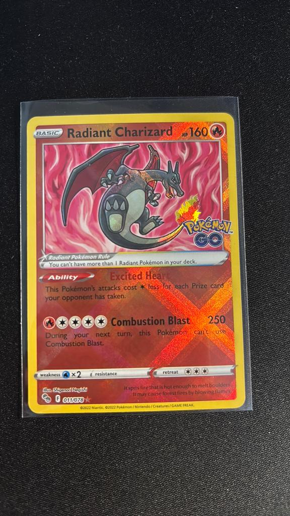 Radiant Charizard 011/078 | NM | Pokémon Go, Hobby en Vrije tijd, Verzamelkaartspellen | Pokémon, Ophalen of Verzenden, Zo goed als nieuw