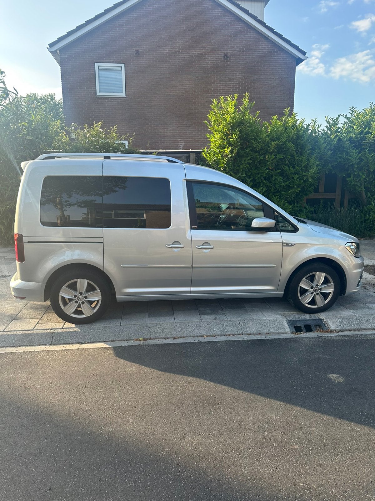 Volkswagen Caddy Combi 1.4 TSI 125pk BMT Dsg-7 2016 Grijs, Auto's, Dealer onderhouden, 650 kg, Particulier, 1314 kg