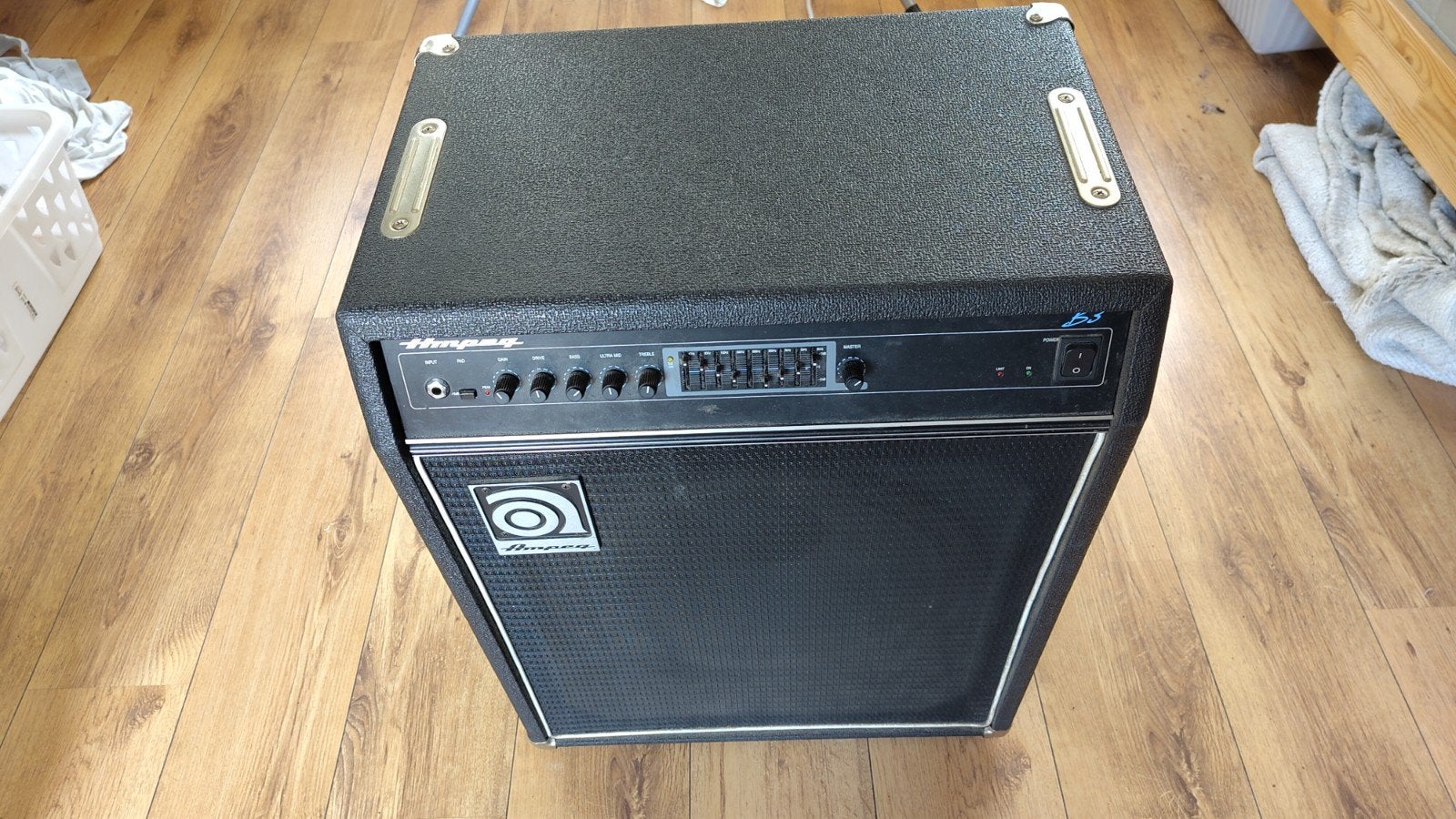 Ampeg B3 Basversterker - 150 Watt, Muziek en Instrumenten, Versterkers | Bas en Gitaar, Ophalen, Gebruikt, 100 watt of meer