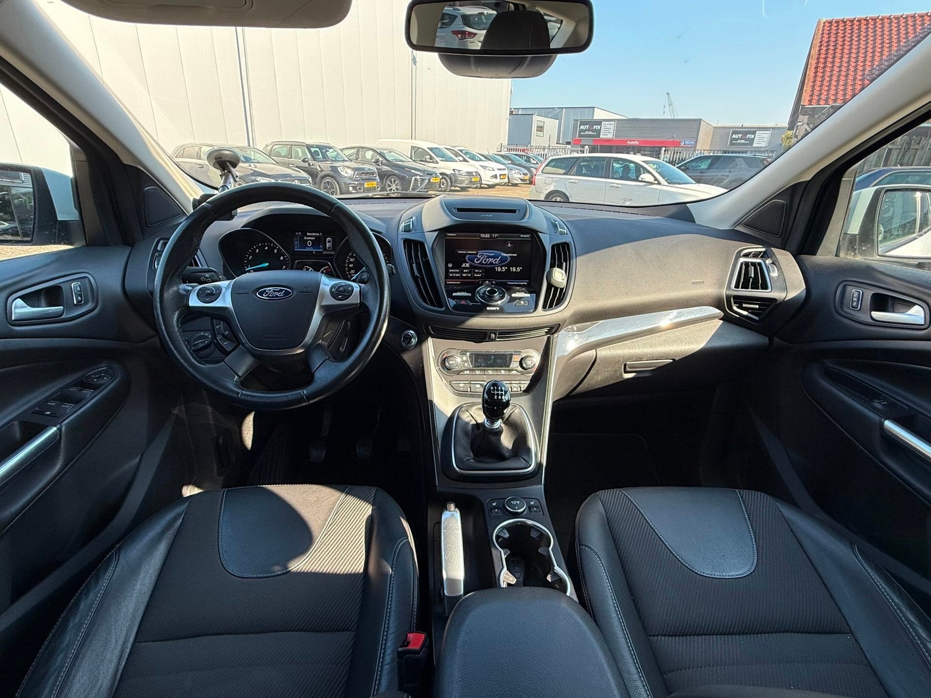 Ford Kuga 1.5 Titanium APK/NAP/TREKHAAK NIEUWE RIEM!, Euro 6, 4 cilinders, Leder en Stof, Wit