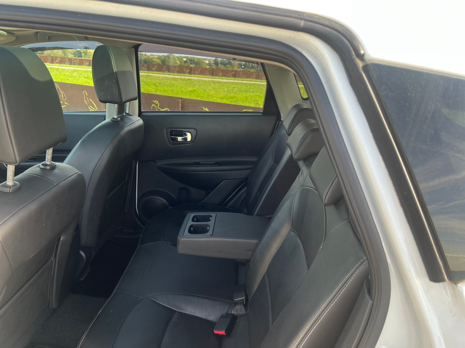 Foto 13 van Nissan Qashqai 1.6 2WD CVT 2013 Wit