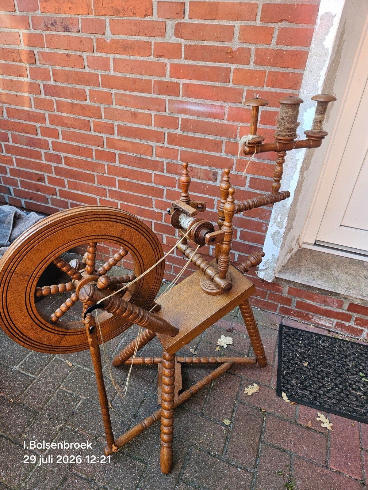Antiek houten spinnewiel - Decoratief en functioneel, Ophalen of Verzenden, Gebruikt, Spinnewiel