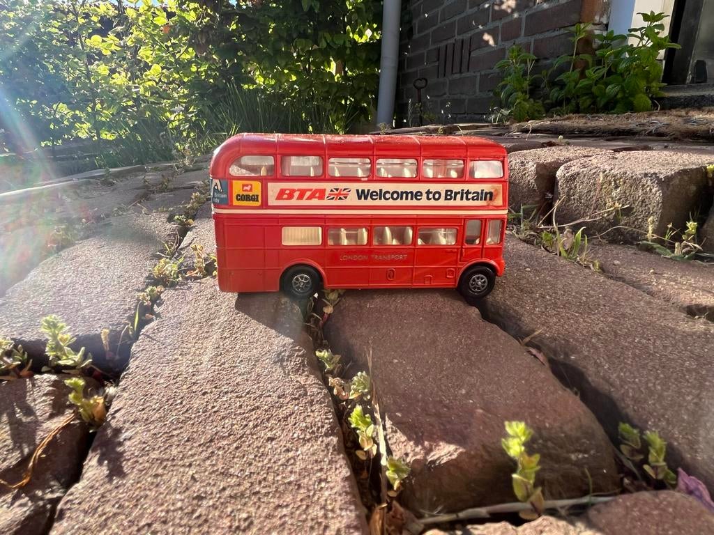 Corgi London Transport Routemaster Bus - Vintage Speelgoed, Overige merken, Gebruikt, 1:50 of kleiner, Verzenden