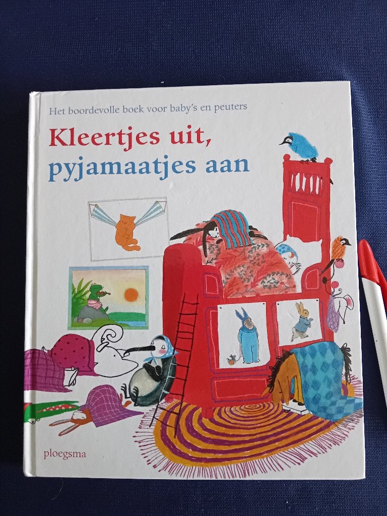 Kleertjes uit, pyjamaatjes aan., Ophalen of Verzenden, Zo goed als nieuw, 1 tot 2 jaar