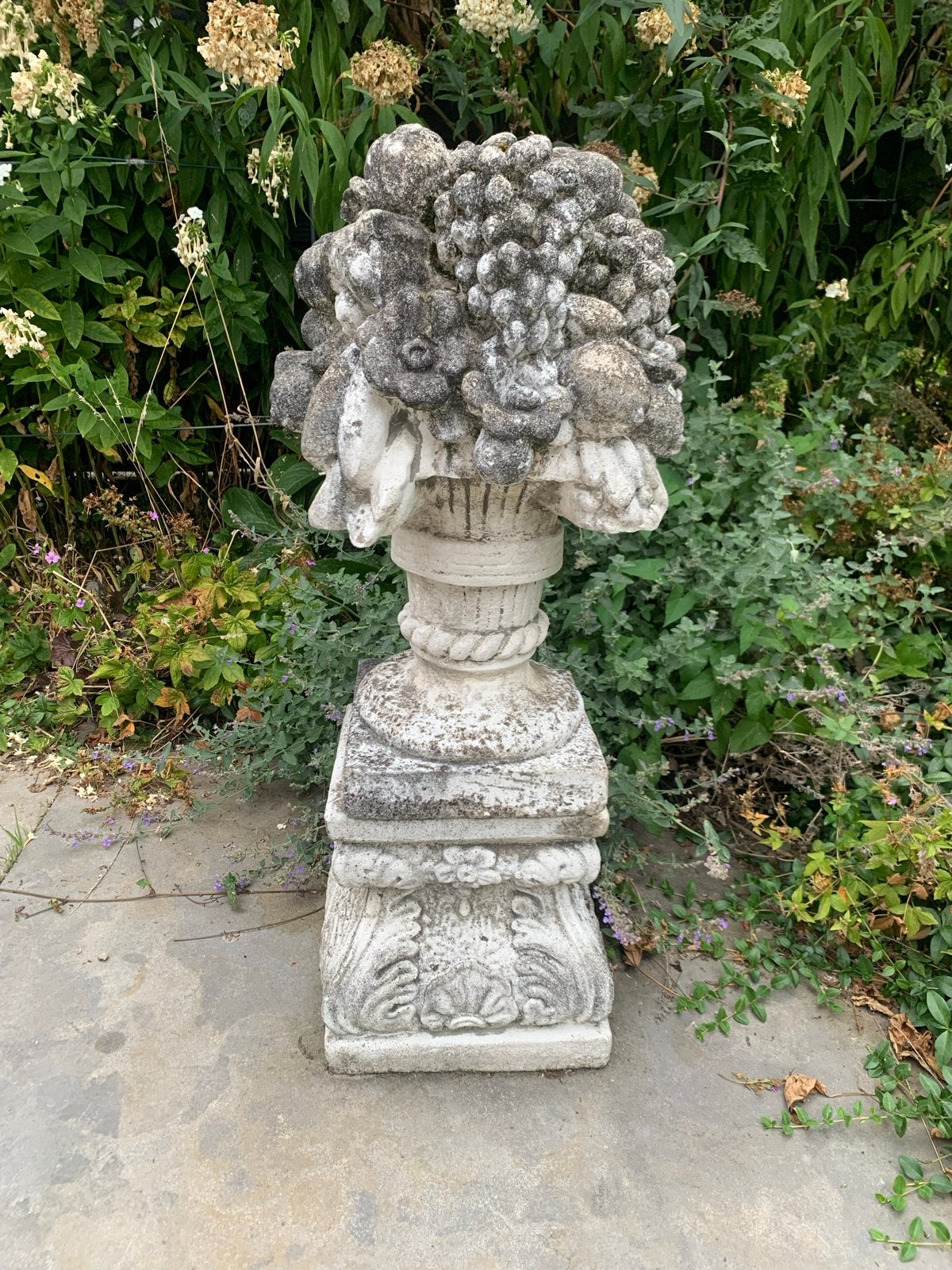 2x Tuinornament met Fruitmotief - Beton, Tuin en Terras, Tuinbeelden, Ophalen, Gebruikt, Beton, Abstract beeld