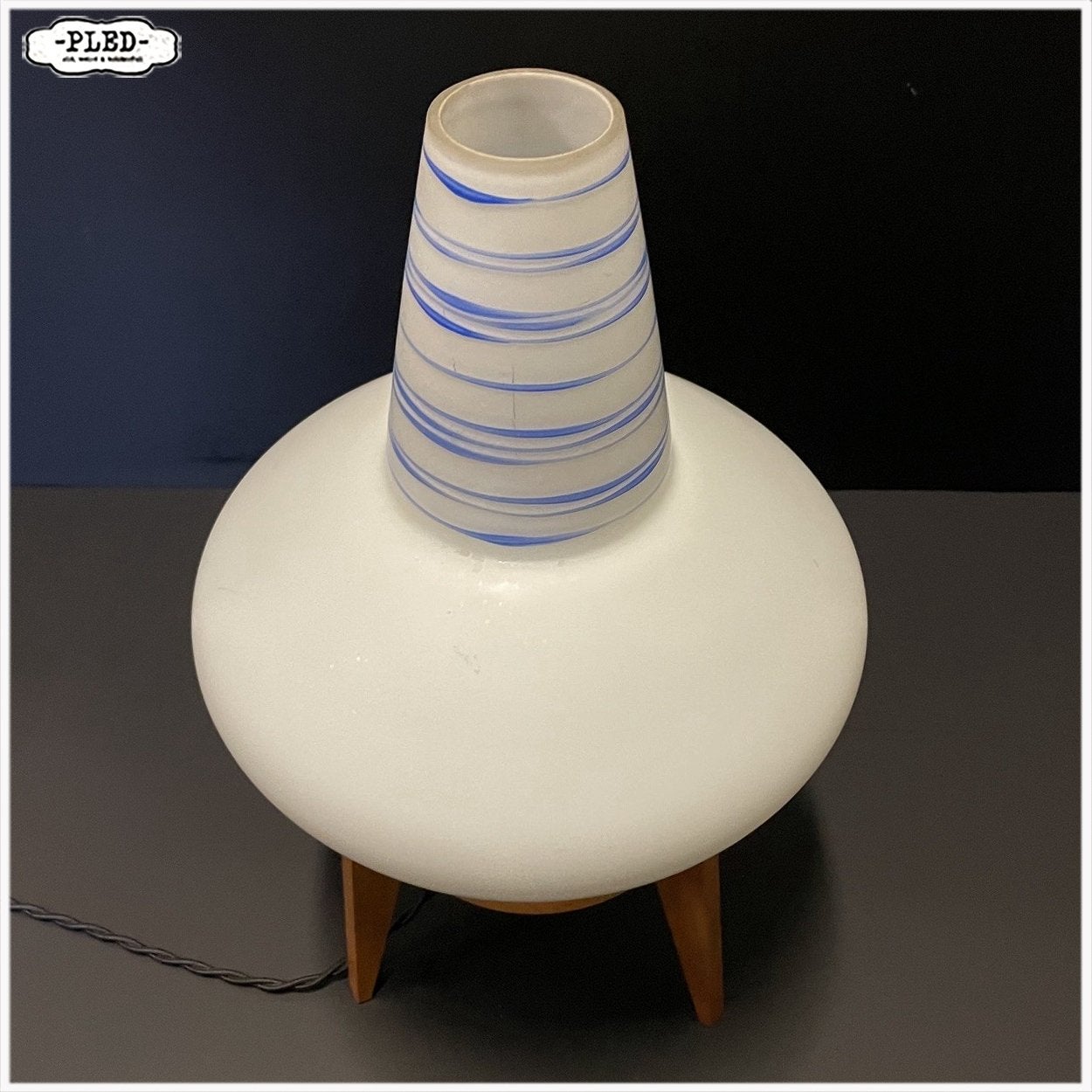 Opaline tafellamp ÚLUV Lamp Vintage, Ophalen, Gebruikt, 42 cm, Met schakelaar