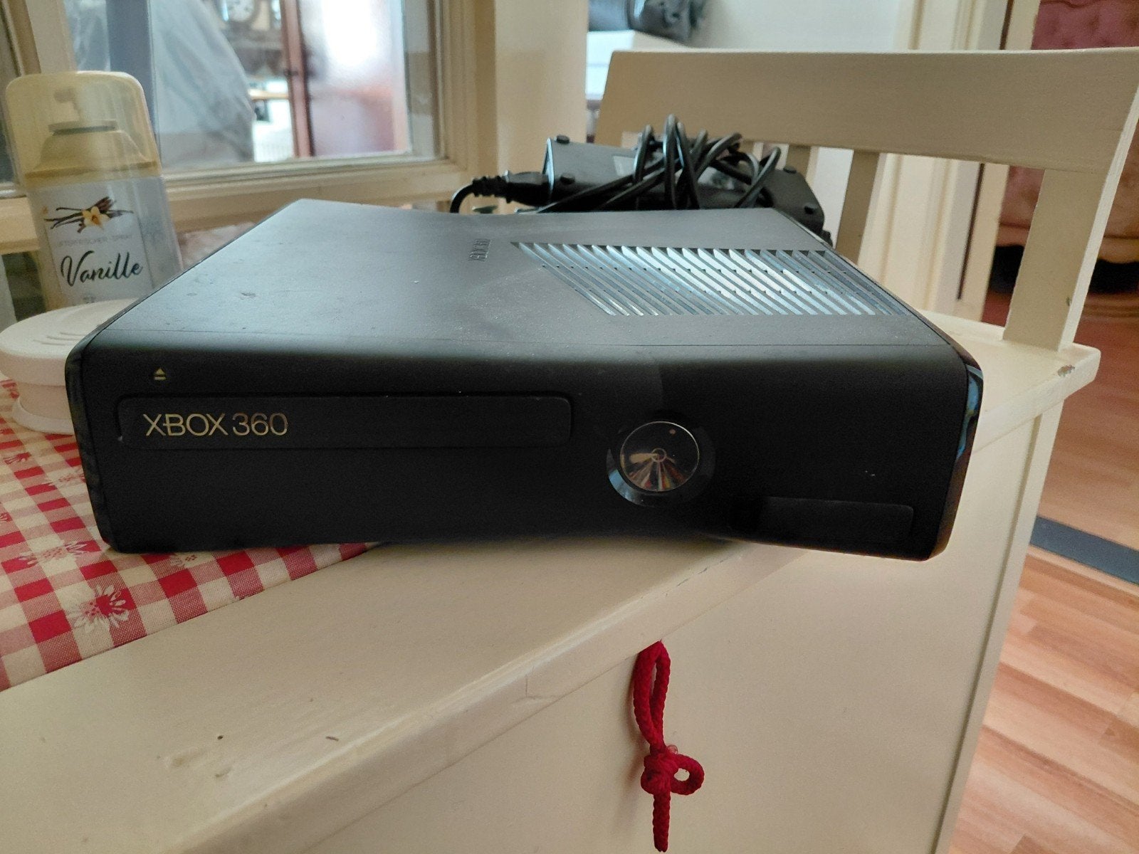 Xbox 360 met controller en kabels, 1 speler, Ophalen, Gebruikt, Vanaf 3 jaar