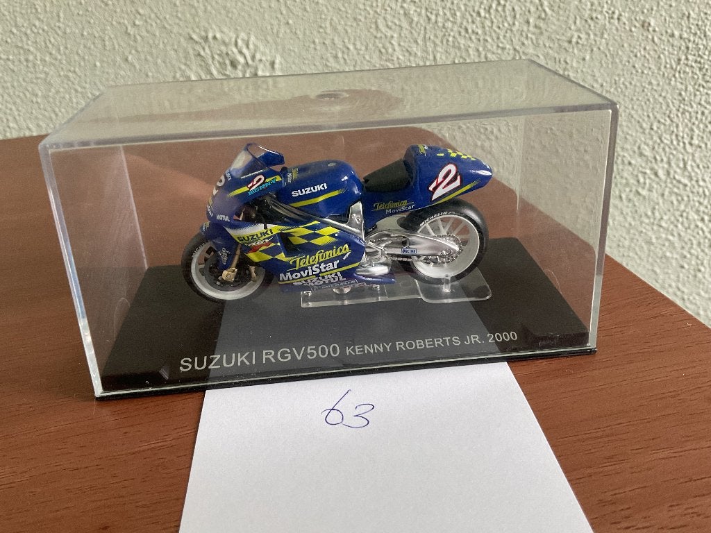 Suzuki RGV500, Kenny Roberts Jr, 2000 (63), Ophalen of Verzenden, Zo goed als nieuw