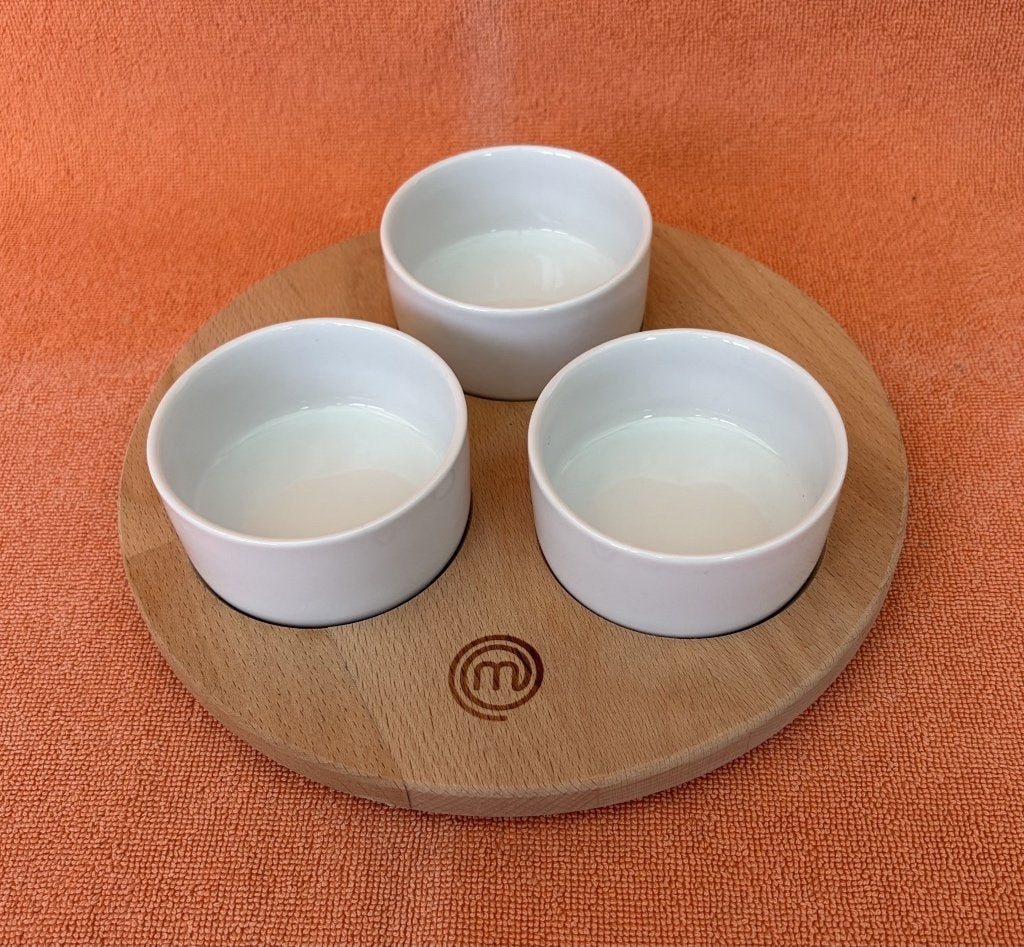 3 Snack schaaltjes op houten plank, Nieuw, Ophalen of Verzenden, Schaal of Schalen, Overige stijlen