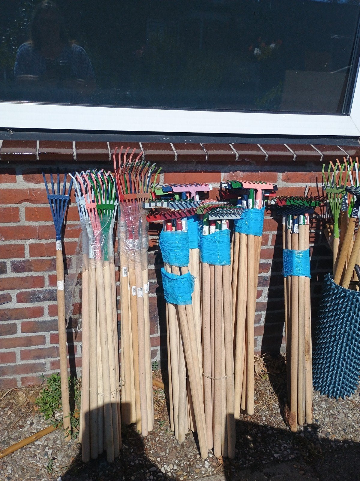 75 stuks kinder  tuinharken  ze zijn van ijzer., Ophalen