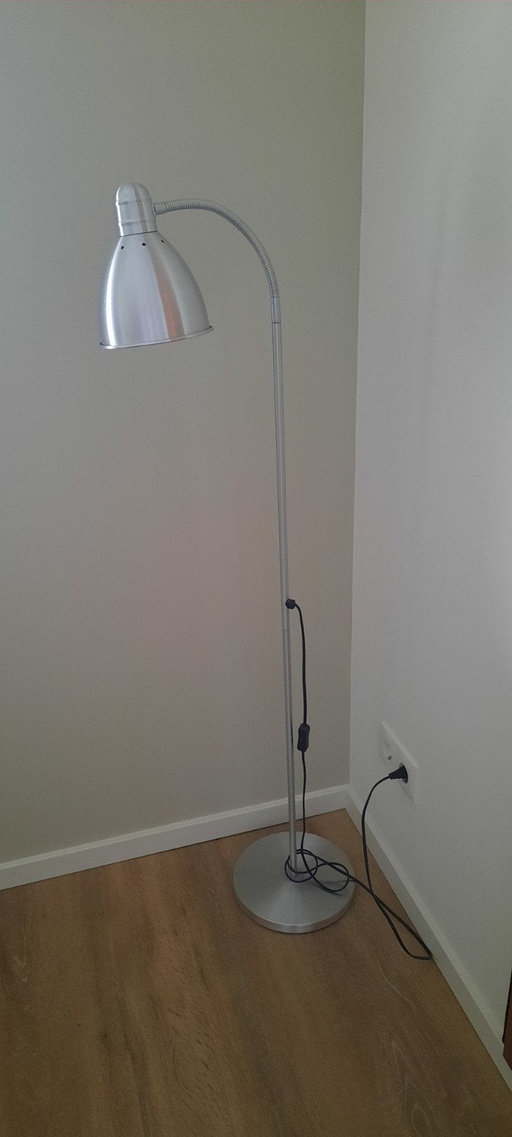 IKEA Vloerlamp LERSTA - Zilverkleurig, Verstelbaar, Ophalen, Gebruikt, 100 tot 150 cm, Metaal