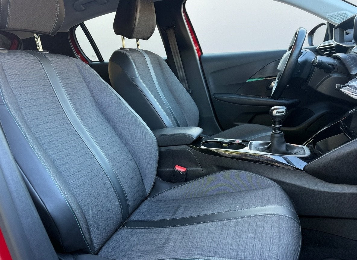 Peugeot 208 1.2 PT 100pk Allure 5d, Clima | Navi | Camera |, Auto's, 101 pk, Gebruikt, Alcantara, 49 €/maand