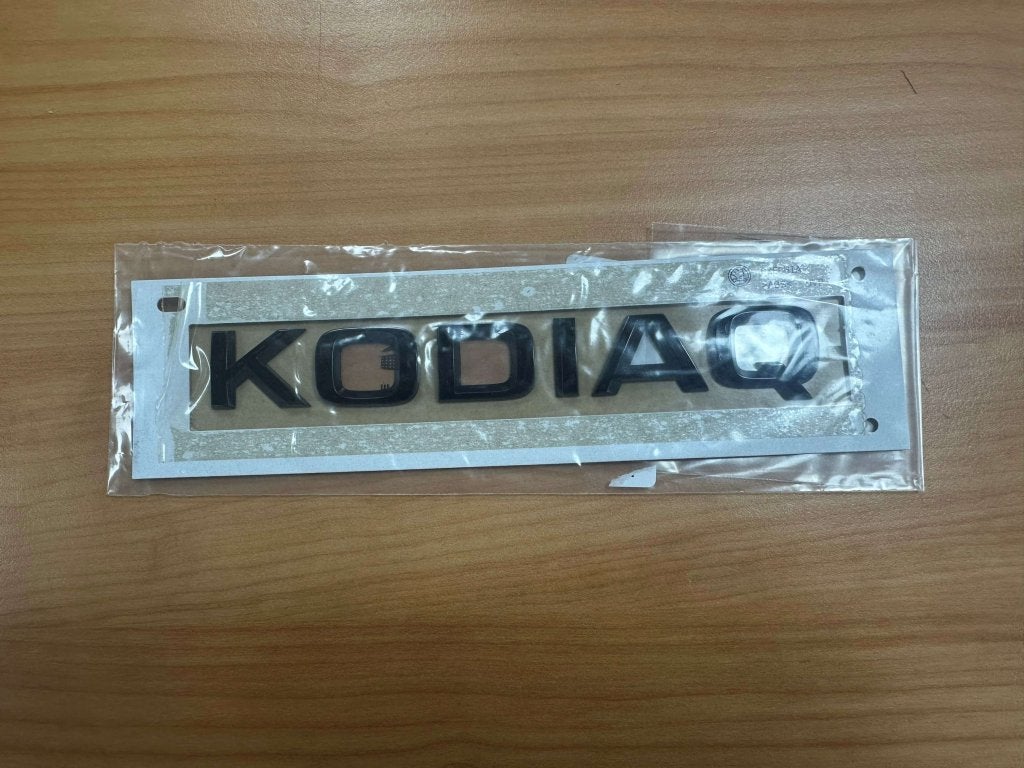 Skoda Kodiaq Embleem Zwart - 565 853 687 H041, Niet ingevuld, Niet ingevuld, Nieuw, Ophalen of Verzenden