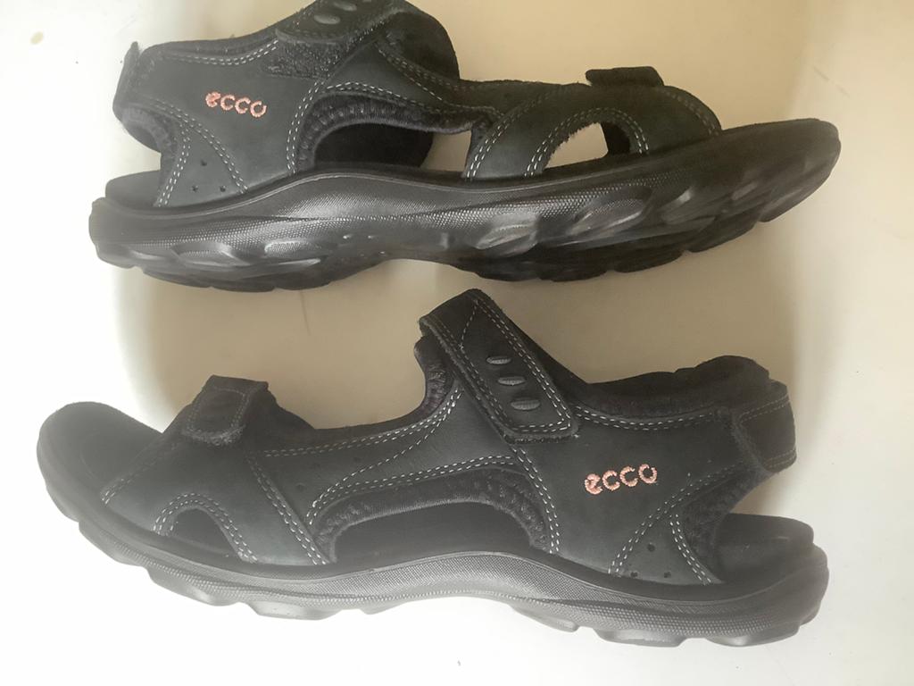 ECCO SANDALEN  MAAT 40.  ZGAN.  kleur zwart, Ophalen of Verzenden, Zo goed als nieuw