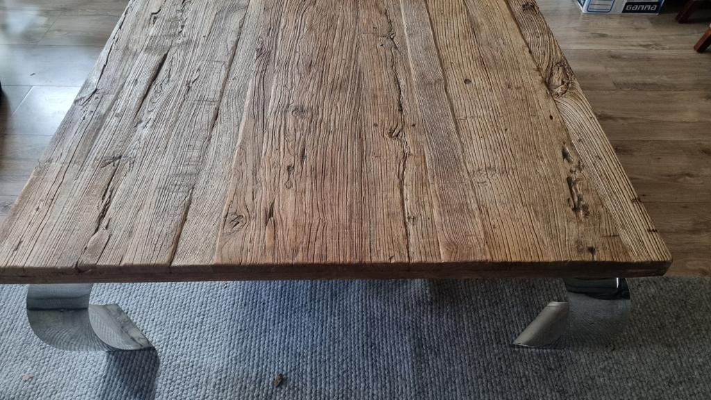 Robuuste salontafel van oud eikenhout met metalen poten, Huis en Inrichting, Tafels | Salontafels, Gebruikt, 100 tot 150 cm, Rechthoekig