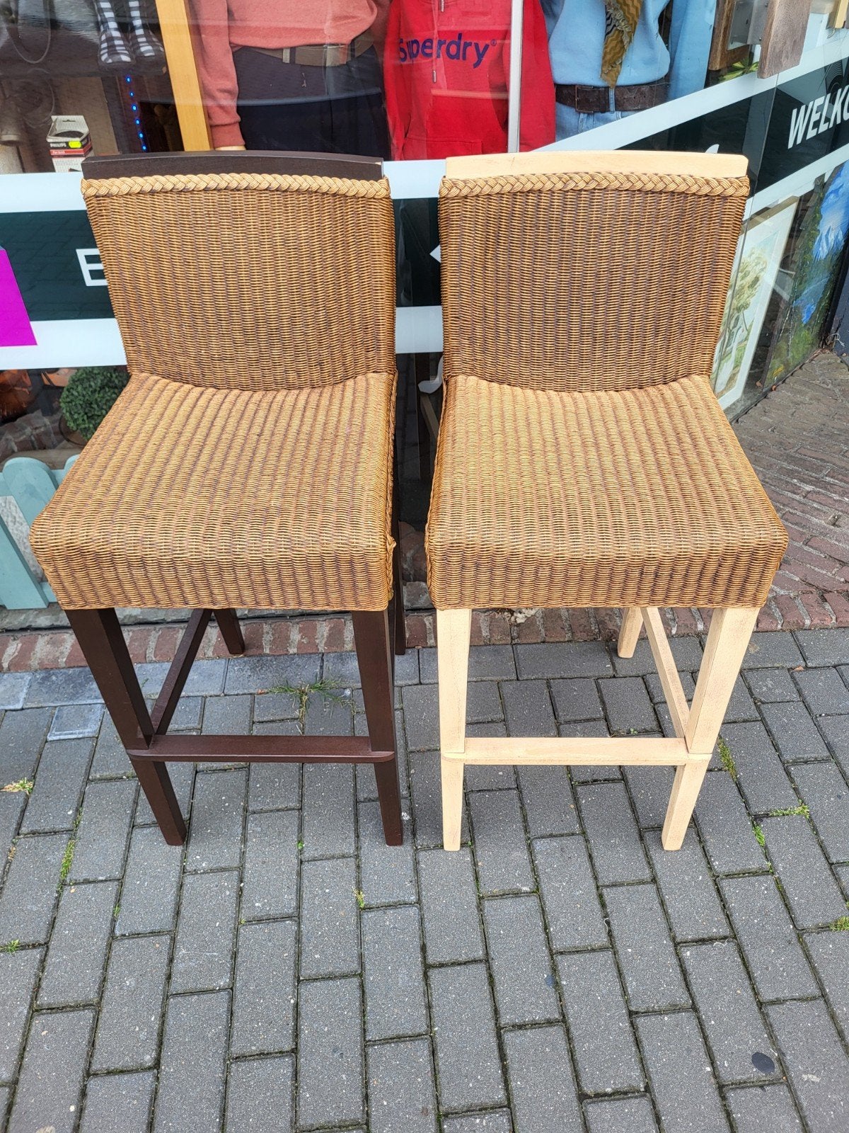 - Teak houten rotan bar stoelen 2x, Huis en Inrichting, Kringloop Laares, Ophalen of Verzenden, Kringlooplaares128@gmail.com, Minkmaatstraat 126